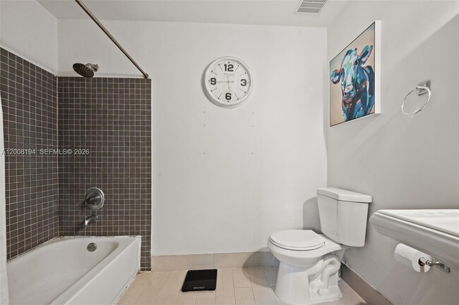 Building Photo - 3951 Adra Ave