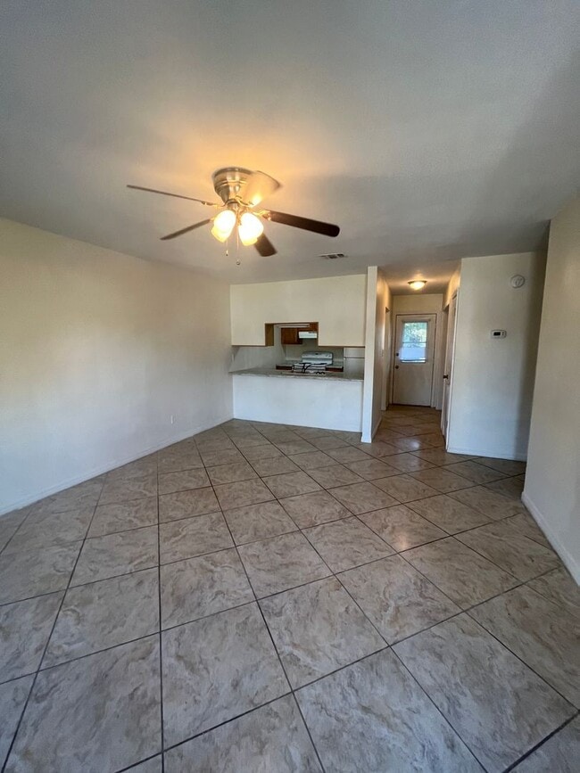 Building Photo - 514 Landview Dr