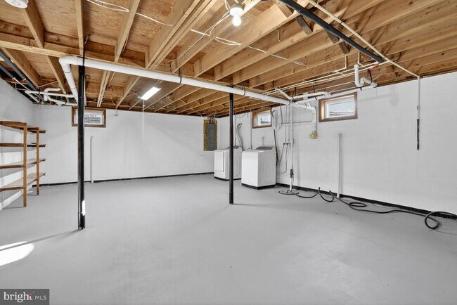 Building Photo - 10160 Dahlgren Rd