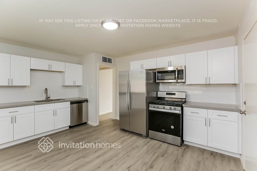 Building Photo - 1248 N 78th St