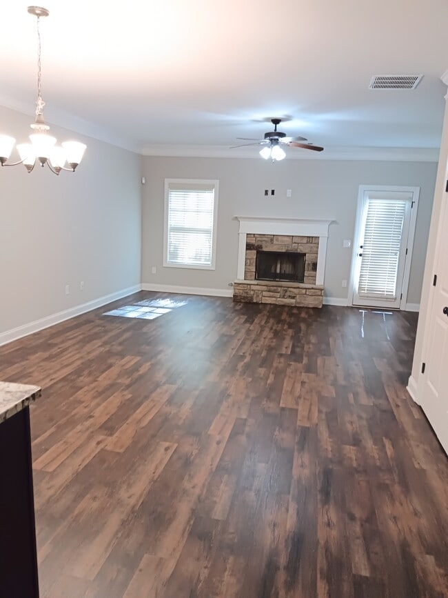 Building Photo - 173 Putters Dr