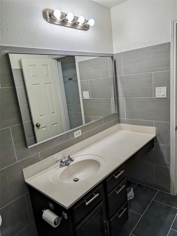 Building Photo - 1605 Balsam Way