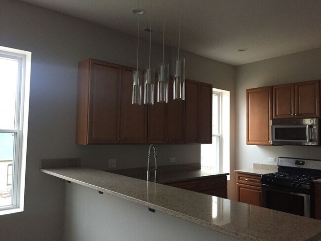 Building Photo - 10307 N Main St