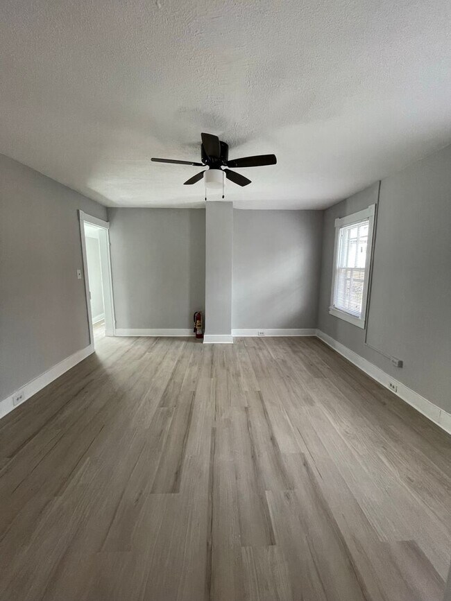 Building Photo - Small pets are welcome with an additional deposit and monthly pet rent.