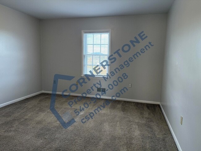 Building Photo - 6500 Carefree Ln