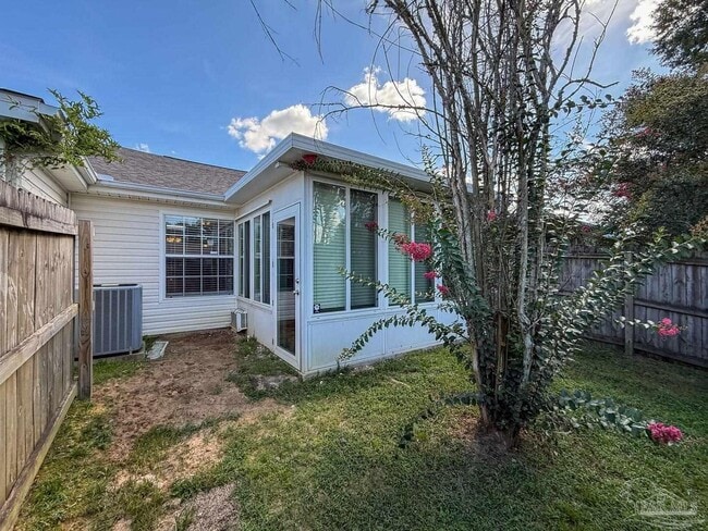 Building Photo - 2511 Trailwood Dr