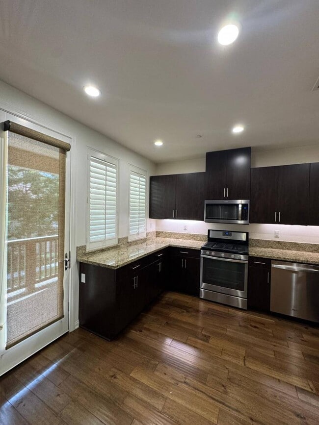Building Photo - 2.0 bedroom in Azusa California 91702