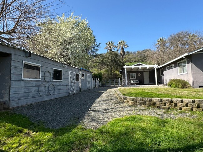 Building Photo - Home on 1 acre lot with above ground pool