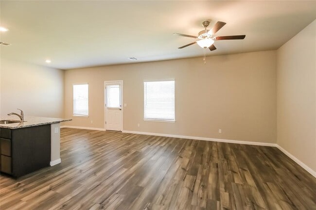 Building Photo - 1607 Crimson Lake Blvd