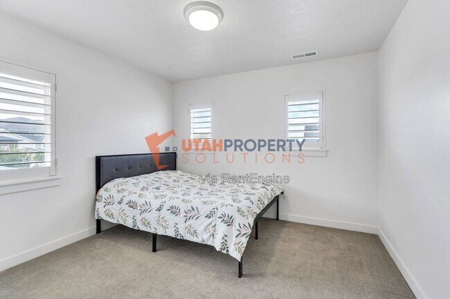 Building Photo - 213 W Prickly Pear Dr
