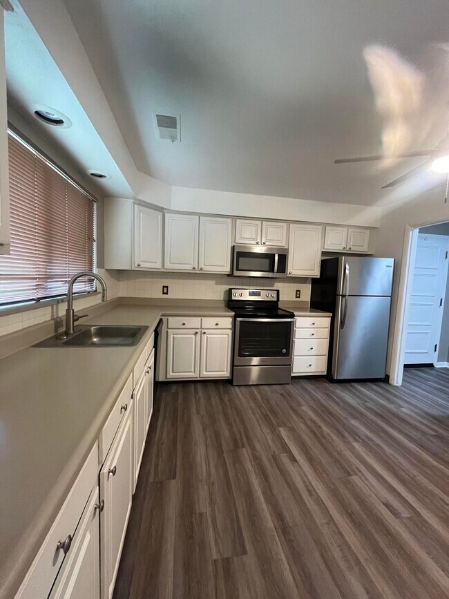 Building Photo - 22350 Lucerne Dr