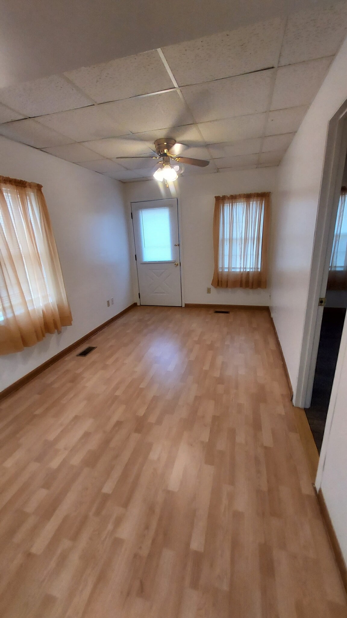 Living Room with doors to front deck - 302 11th St