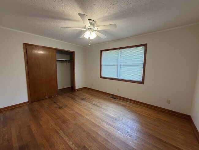 Building Photo - 941 Harrington Dr