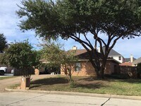 Building Photo - 3 bedroom single-family in Burleson ISD
