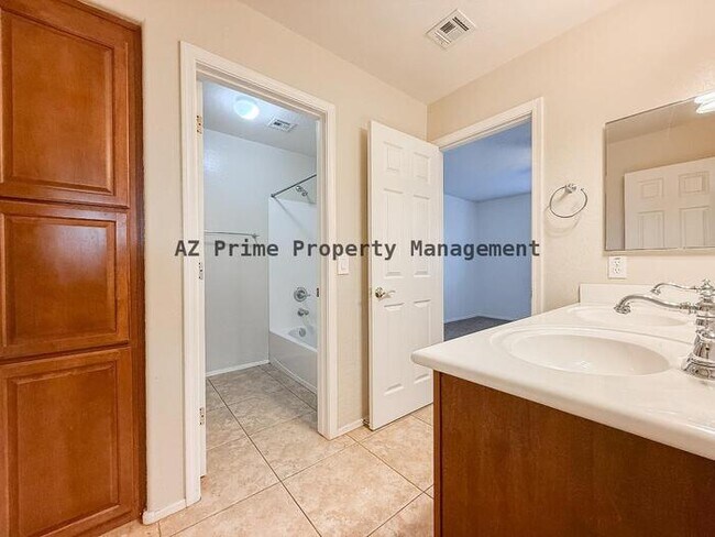 Building Photo - 10445 W Windsor Ave