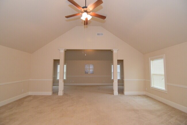 Building Photo - Huge 5 Bed/4 Bath Home Near Ft. Gordon