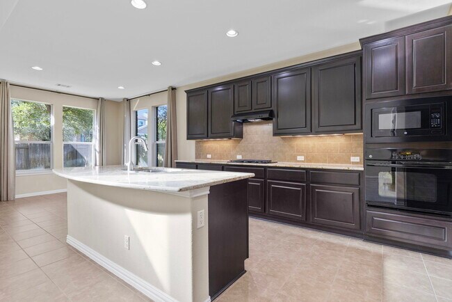 Building Photo - 2406 Sweetwater Ln