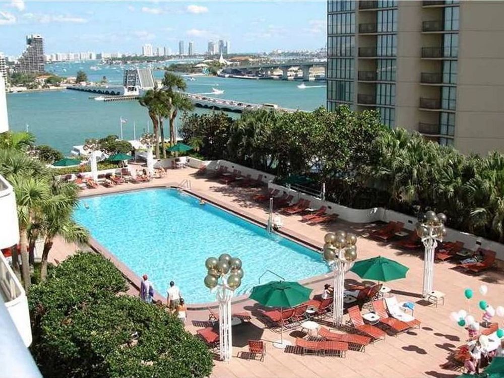 Building Photo - 1717 N Bayshore Dr