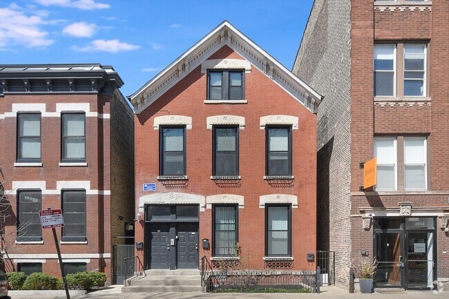 Building Photo - 2016 W Wabansia Ave