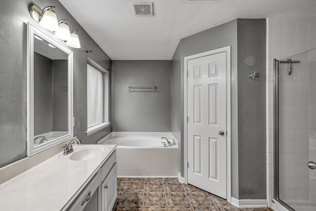 Building Photo - 21331 Timber Pines Dr
