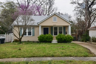 Building Photo - 660 N Idlewild St