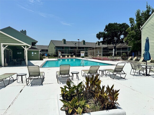 Building Photo - 14777 Wunderlich Dr