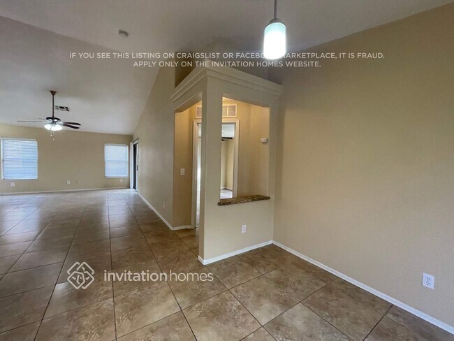 Building Photo - 13043 W Via Camille