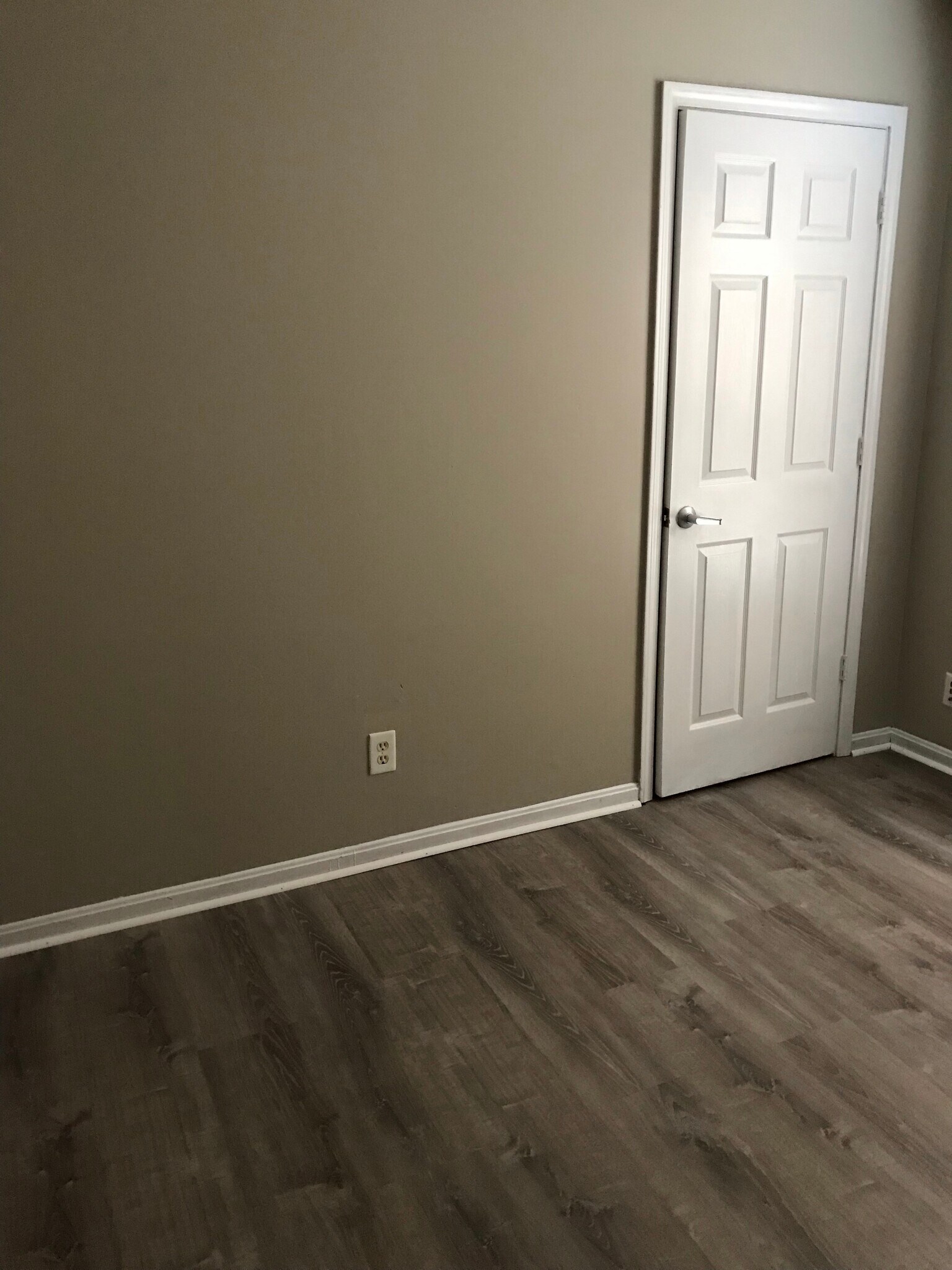 Building Photo - 2113 Magazine St