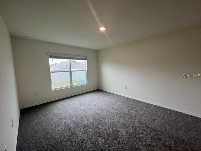 Building Photo - 5015 SW 88th Pl
