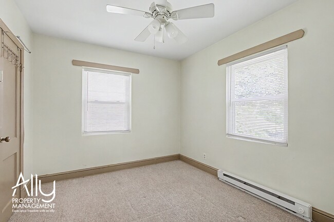 Building Photo - 2550 Woodland Dr