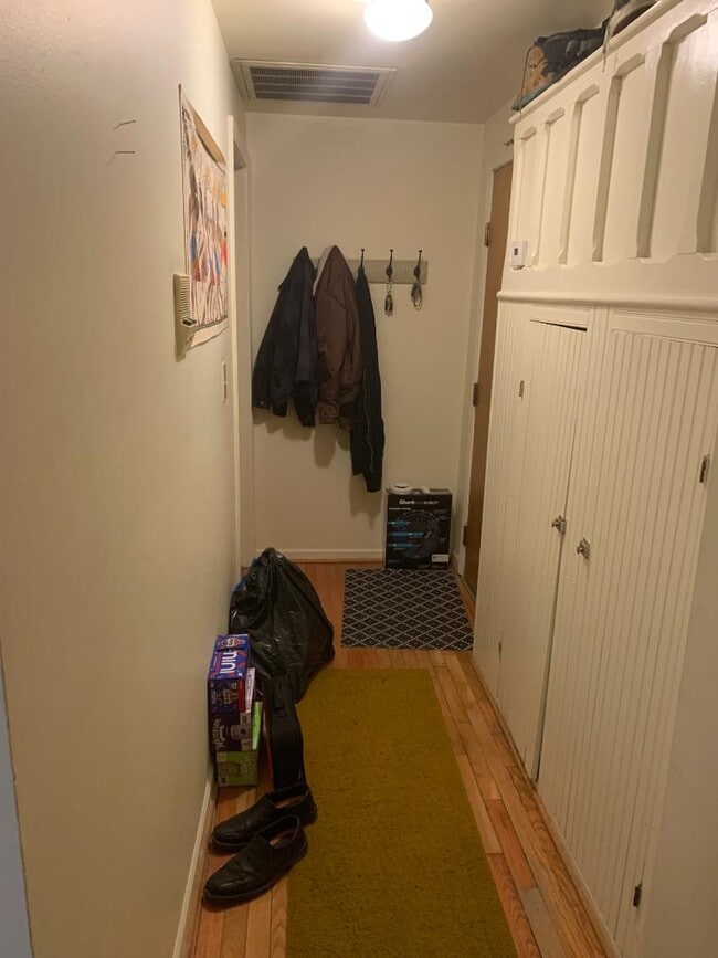 Building Photo - 226 W Michigan Ave