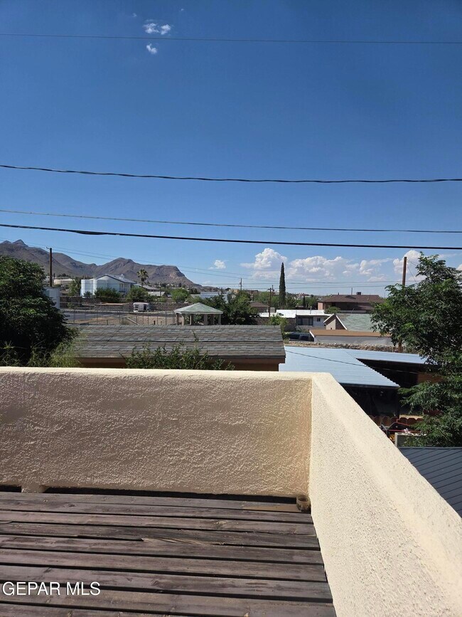 Building Photo - 3717 Hubble Dr