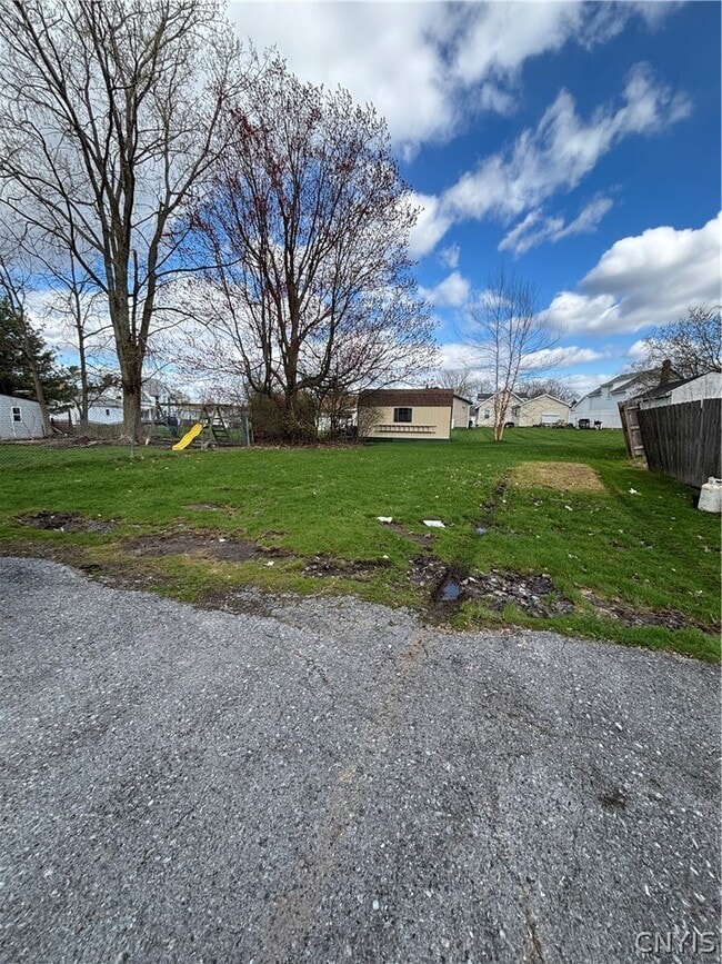 Building Photo - 836 Leray St