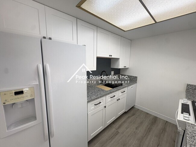 Building Photo - 2bd/2ba Rancho Cordova Updated Duplex With 1 Car Garage!