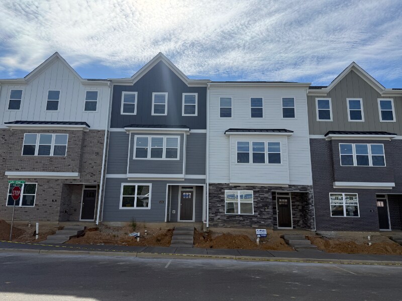 Building Photo - 703 Lucky Clover Wy