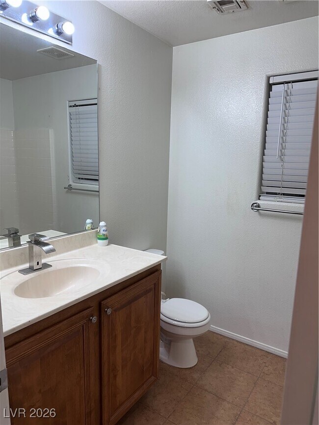 Building Photo - 5086 Penryn Ct