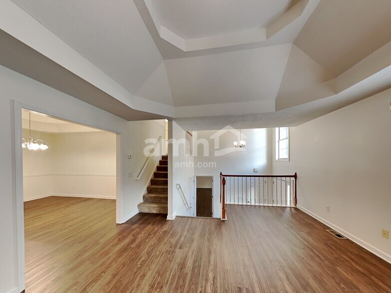 Building Photo - 2062 Spicers Ln