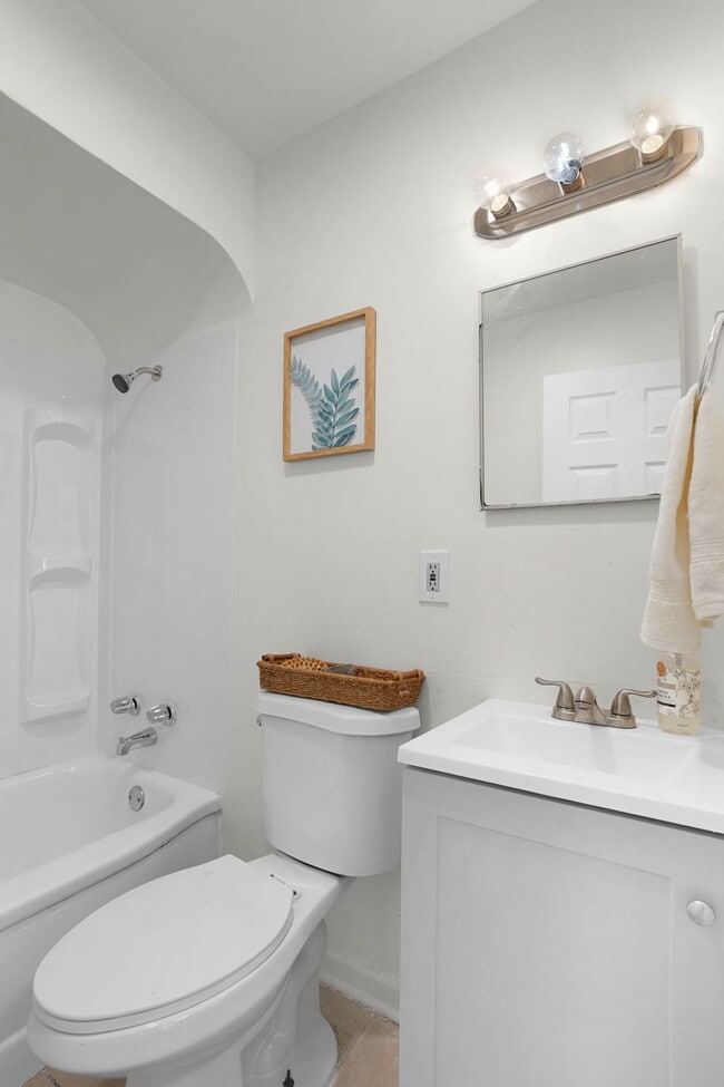 Building Photo - 9845 Dennis Dr