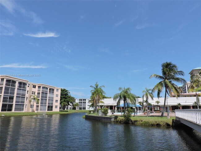 Building Photo - 501 E Dania Beach Blvd