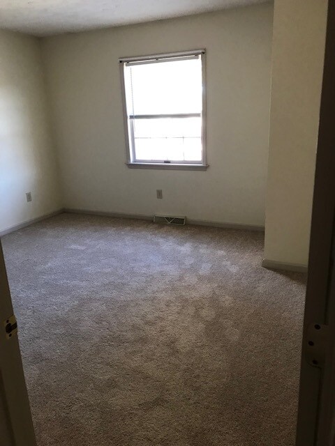 Bedroom - 93 Nottingham Dr