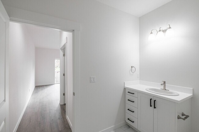 Building Photo - 2483-2485 Roll Tide Ct