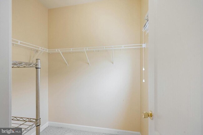 Building Photo - 7517 Lindberg Dr