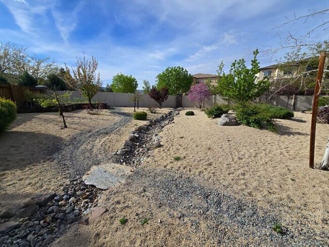 Building Photo - Beautiful Single-Story Home with Upgraded Kitchen & Spacious Backyard in Gated Community