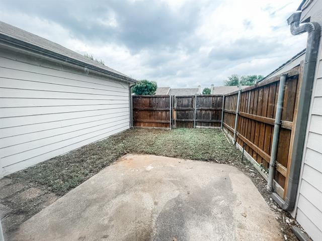 Building Photo - 2408 Country Hollow Ln