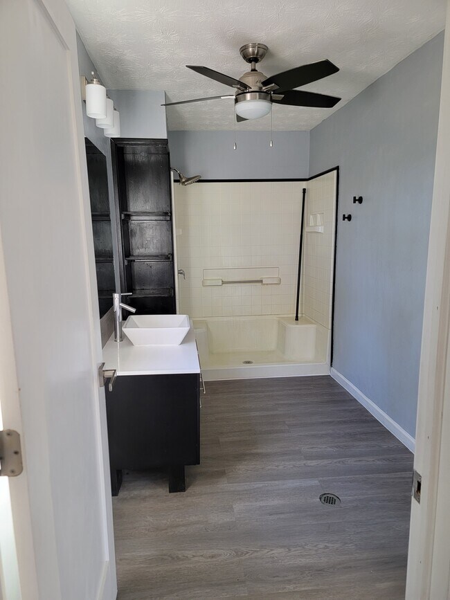 Attached Bathroom - 255 Rocky Ridge Dr