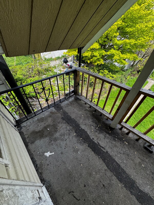 Building Photo - 319 E Streicher St
