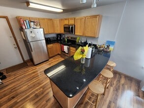 Building Photo - 818 Brown St