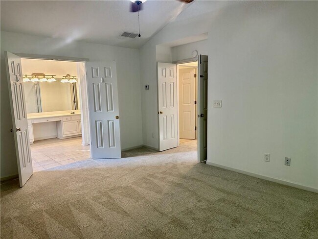 Building Photo - 2555 Haddenham Ln