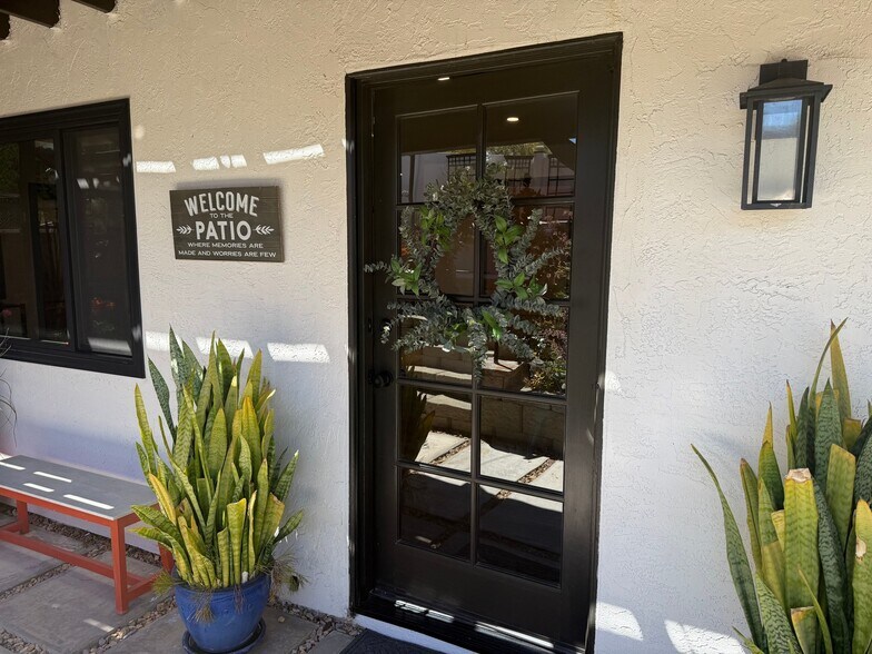 Building Photo - 234 Spanish Spur