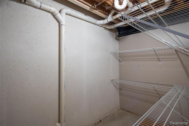 Building Photo - 41063 Millbrook Dr